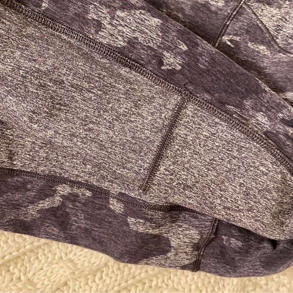 Lululemon Outrun the Elements 1/2 Zip Camo - Picture 7 of 11